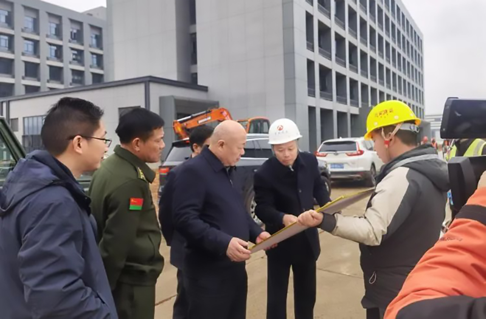 新建區(qū)人大常委會(huì)黨組書記、主任錢和平來到市政綠色建材科技產(chǎn)業(yè)園項(xiàng)目調(diào)研